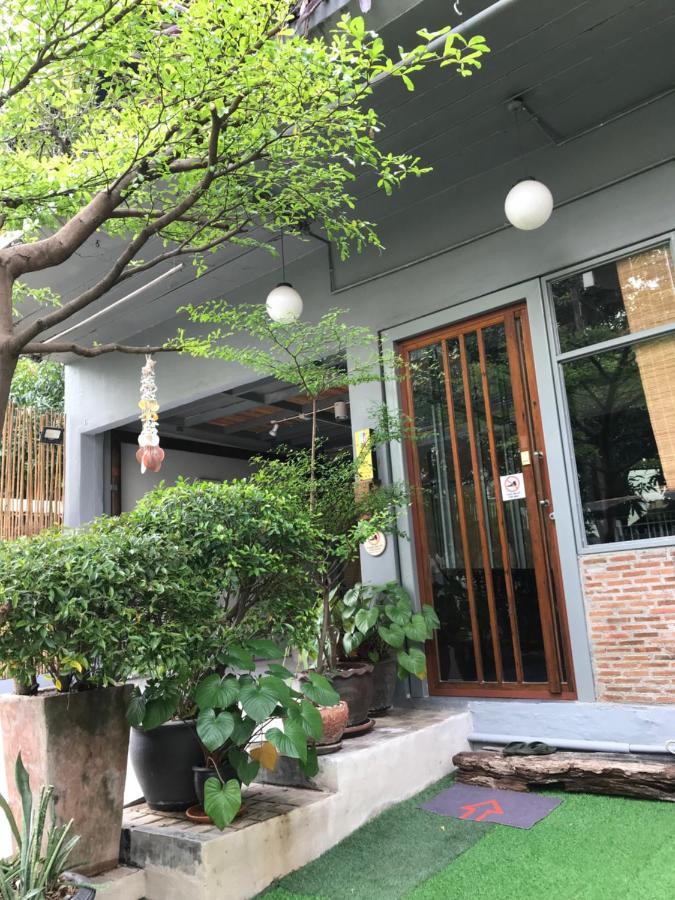 Nesuto Hostel Ramkamhaeng 52 Banguecoque Exterior foto